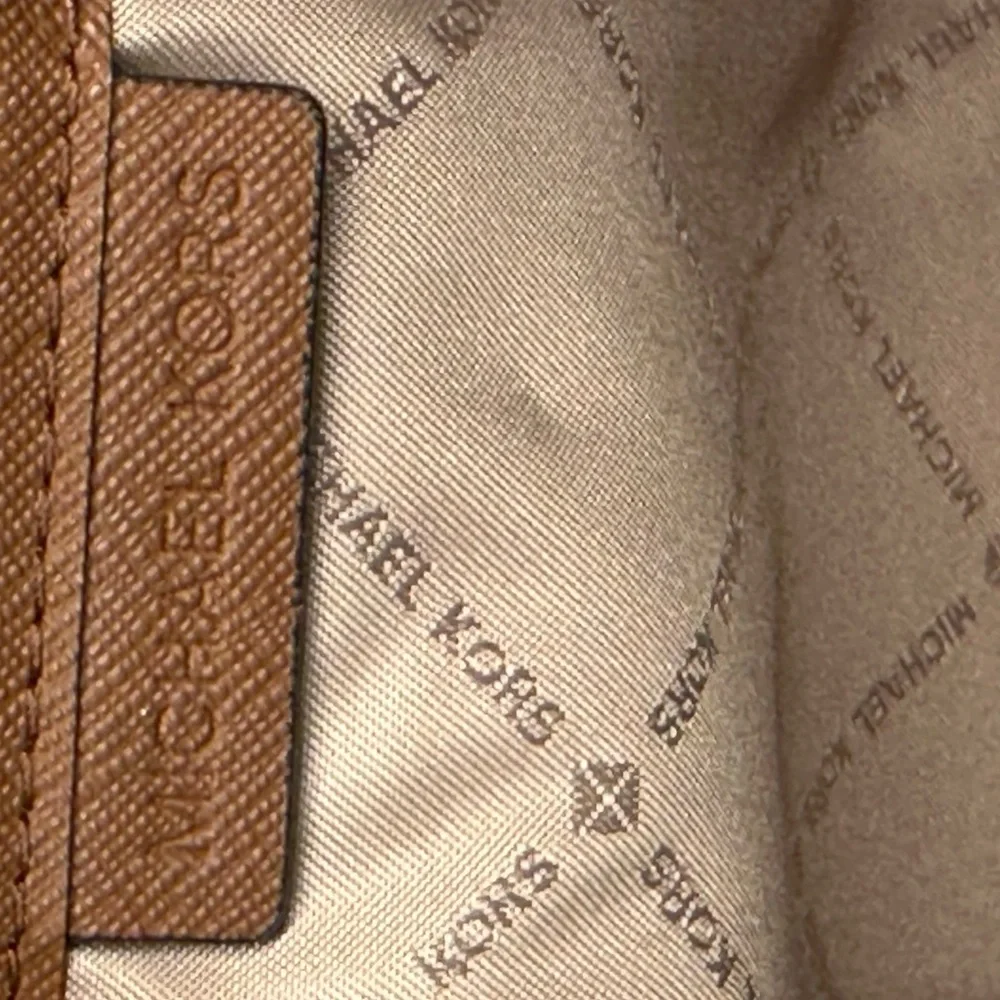 Michael Kors Brown Jet Set Crossbody Camera Bag with MK Dust Bag NWT